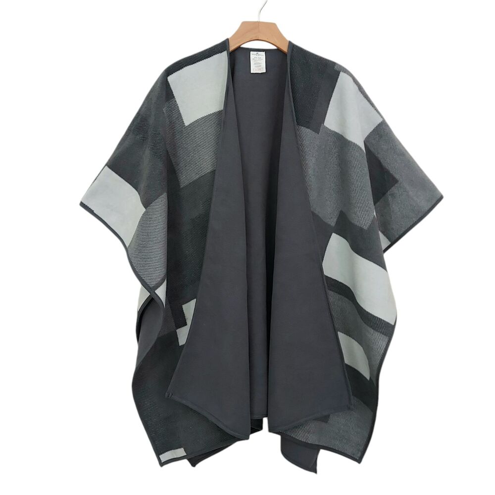 Woolrich Fleece Poncho Womens One Size Gray Black Reversible Cozy Travel Fall